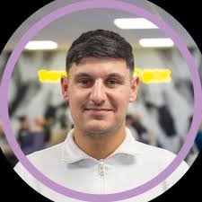 Manchester connections… ITS PIZZA TIME🍕 Over the next couple of weeks I'll  be delivering pizza to some of your lovely offices! I mean, who doesn't  love a free lunch?? Comment below your