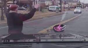 Video Baby In Car Seat Falls Out Of Car Onto Busy Road