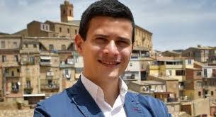 Piazza Armerina. Commissariato Fratelli d'Italia, fuori Cugini......chi  entrerà?