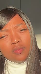 Lindsay Bartels's Instagram, Twitter & Facebook