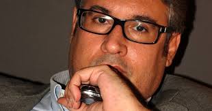 EL ECO DE LAS VOCES: Juan Manuel de Prada, escritor: “Me siento a gusto  escribiendo sobre temas incómodos”