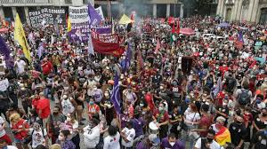 A edição deste sábado (29) do jornal nacional, da rede globo, apresentou uma cobertura discreta da manifestação histórica que tomou conta das ruas do país. Direita Nao Bolsonarista E Centro Planejam Manifestacao Contra Bolsonaro