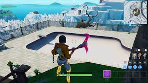 Il est insoutenable de voir un homme se sustenter de souris vivantes d'autant plus que ce type de repas est interdit dans l'empire du milieu. Fortnite Saison 10 Danser Devant Une Statue De Chauve Souris Une Piscine Totalement Hors Sol Et Sur Un Siege Pour Geant Mission Folie De La Danse Jeuxvideo Com