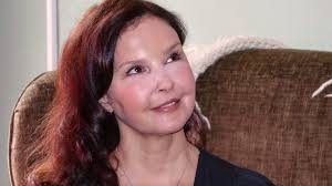 My gift, which i believe is from god and that i am not responsible for, although i am responsible to it. Ashley Judd Tours St Paul Women S Shelter Says Cause Is The Air That I Breathe Twin Cities