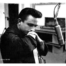 Going for a walk (without earbuds clamped to your ears) is a great way to clear your head and regain focus so you can get back at it. Johnny Cash I Walk The Line Gitarre Play Along 5 99