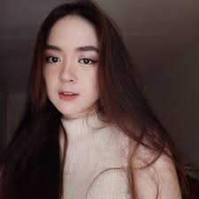 Can't help taking lots of selfies😝 I now have a new staple in my kit!!  Many thanks to Face Republic for sending these over. I'm in love with them  all! So light