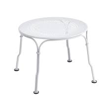 Relookée dans un style plus moderne en blanc et dessus bois effet vieilli. 1900 Low Table Metal Furniture For Outdoor Living Space
