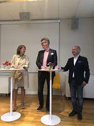 Karin nelsson från smif säger att hon har svaret och att det är just det här som kommande konferensen och branschträffen market. Karin Nelsson On Twitter Boklansering Av Bakslaget Med Markus Uvell Och Kommentarer Av Heidiavellan Och Svenddahl Svpol