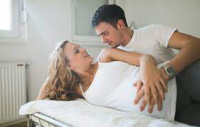 La question des rapports sexuels pendant la grossesse préoccupe souvent les futurs pères, et une baisse de libido masculine peut être constaté pendant la grossesse. Faire L Amour Avant D Accoucher Dangereux Pour Bebe Blog Coparentalys