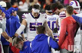 Photo: Bills players react to Damar Hamlin being injured - KYP20230102034 -  UPI.com