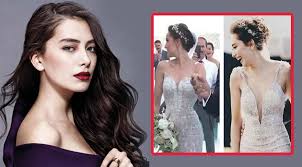 Fahriye evcen, burak özçivit ile nikah kıyılırken, neslihan atagül'ün gelinliğine benzer bir gelinlik giydi. Benzer Gelinlik Polemigine Neslihan Atagul Den Yorum Geldi Magazin Haberleri