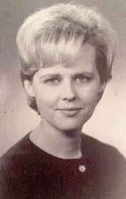 Lisa Gresham's Instagram, Twitter & Facebook