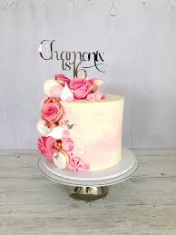 30th birthday cake ~ kate spade themed 30th birthday party that is so chic and a fabulous way to celebrate. Awwwwwww Pretty 50th Birthday Cake For Women 40th Birthday Cake For Women Elegant Birthday Cakes