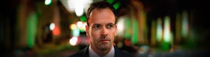In recent years the profile of jonny, whose grandfather bernard lee play m in the first 12 bond movies, has soared further in the states thanks to playing a modern day. Jonny Lee Miller Filme Serien Und Biografie