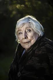 Sugerør af elefantgræs og Mærsk-skib under angreb