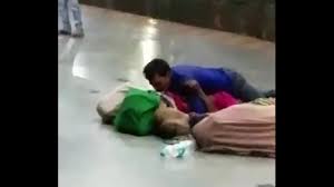 Desi couple having sex in public - XVIDEOS.COM