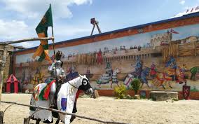 Le Puy du Fou veut planter le décor chez les Anglais, un défi à 350  millions d'euros - Le Journal des Entreprises