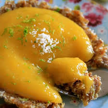 Tartelettes Crues Mangue Et Noix De Coco Vegan Sans Gluten Recette Recettes Crues Mini Tarte Sans Gluten