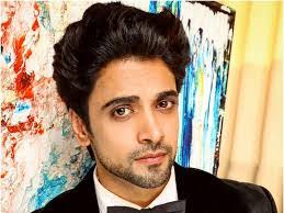 Akash Ahuja's Instagram, Twitter & Facebook