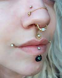 I M Loving The Chained Nostril Piercings Piercingsnosesweets Nose Piercing Jewelry Septum Piercing Jewelry Face Piercings