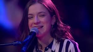 Manon, 15 ans, a trouvé refuge dans la musique après avoir été victime de harcèlement physique à l'école. Mimi Josefin The Winner Of The Voice Kids Germany 2019 All Performances Youtube