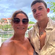 What are some pop up shop opportunities for a new online boutique?