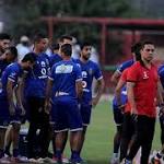 لاعبو الأهلى يحصلون عل التطعيمات