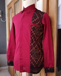 Trend model baju endek modifikasi terbaru akan terus berkembang seiring dengan perkembanag fashion dan pilihan modelnya juga semakin banyak dengan desain yang modis dan trendy. Kemeja Endek Kombinasi Suwari Loka Endek Facebook