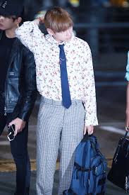 60 1/2 x 60 1/2 yardages listed are for ordering purposes only. 6 Times V Of Bts Shows Class And Charm In His Gucci Outfit Allkpopdrama