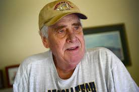 Dennis Easterling's Instagram, Twitter & Facebook