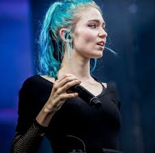 Grimes Nue | (Voir maintenant) 2025