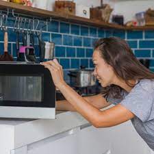 Les 5 Erreurs À Ne Pas Faire Avec Son Micro-Ondes