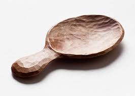 stain korntved ruud is carving a wooden spoon every day for a year cuillere en bois ustensiles en bois bois