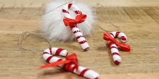 Vous avez toujours voulu utiliser la pâte à sucre sans oser demander comment faire ? Diy Noel Fabriquer Un Sucre D Orge En Pate Polymere Marie Claire