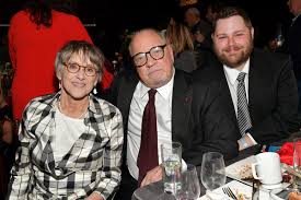 Mary beth hurt was born in marshalltown, iowa, united states. Mary Beth Hurt Zimbio