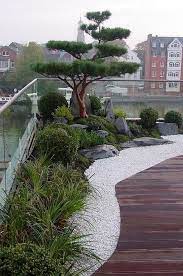 46 Gorgeous Roof Garden Ideas For You To Try Small Japanese Garden Roof Garden Design Japanese Garden Landscape