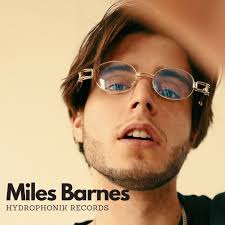 💿 Introducing @hydrophonikrecords! #labelspotlight Hydrophonik is a  Montreal-based, independent record label that supports flourishing hip-hop  artists. Listen & license upcoming Montreal-made hip-hop music at the link  in bio! • • • • #