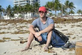His victims include italian fashion designer gianni versace and chicago real estate developer lee miglin. Darren Criss Talks Playing Spree Killer Andrew Cunanan In The Assassination Of Gianni Versace