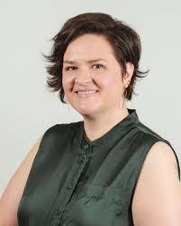 Hayley Burr's Instagram, Twitter & Facebook