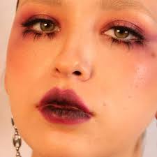 Les estaré compartiendo fotitos de un trabajo que hice para la marca  @disturbiabrand por mi amiga Aislinn Castro ( @aislilith ), muy orgullosa  de participar en este proyecto. ❤️ Modelo: @naayomihervert 📸: @