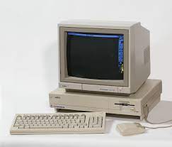 Diese seite widmet sich dem commodore amiga 1000, der uramiga der am 23.7.1985 mit seiner wegweisenden, graphischen. Amiga 1000 Wikipedia