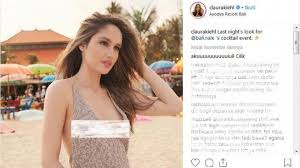 Pakai Dress Rancangan Desainer Solo Cinta Laura Seksi Tanpa Bra
