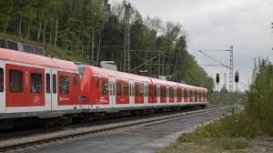 Aussprache von wann fährt der nächste zug nach.? S Bahn Munchen Sperrung Der S4 Aufgehoben Munchen Sz De