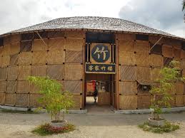 A bamboo resort with an amazing emerald lake and majestic limestone hills. Review 2019 Tadom Hill Resorts Live Life Lah