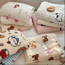 Một chiếc chăn nhỏ xinh giúp bé ngủ ngoan ở lớp, ấm áp trên xe và thoải mái khi đi du lịch. 👉🏻 ở đây bán rẻ lắm nè : https://s.shopee.vn/70AtQ2zfF5