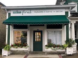 Jen's attention to detail is well known and her aptitude for current floral design is refreshing. Main St Floral Waconia Mn Floral Gift Shop