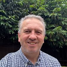 After an incredible diverse career starting at WHSmith Head Office followed  by 23 years at Motorola, Plantronics, Poly and HP I will be starting a new  phase of my career, Retirement !👏.