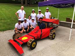 Vom stadtzentrum und 15 min. Animation Originale Pour Team Building Formule 1 En Carton