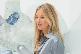 'goedkoop veel belangstelling voor begrafenis weylandt. Kate Moss Maakt Zeldzame Verschijning Met Dochter Lila Het Nieuwsblad Mobile