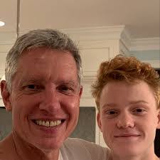 Leon Bowles's Instagram, Twitter & Facebook